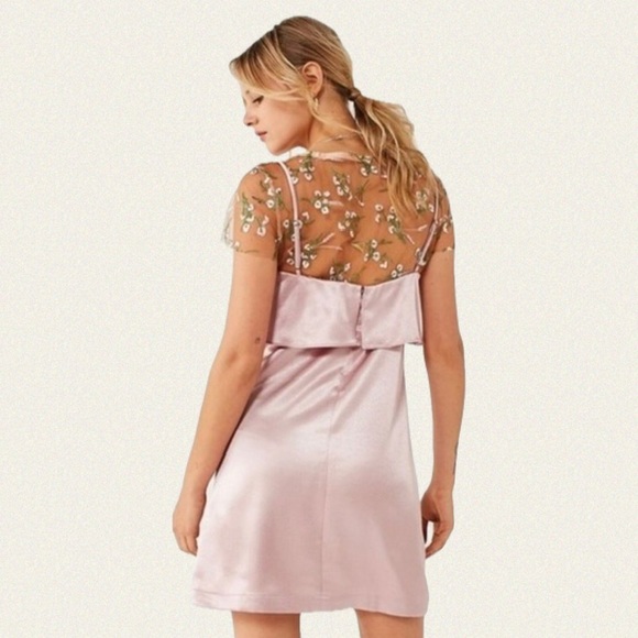 UO x Kimchi Blue Ruffle Satin Slip Dress - Picture 3 of 9